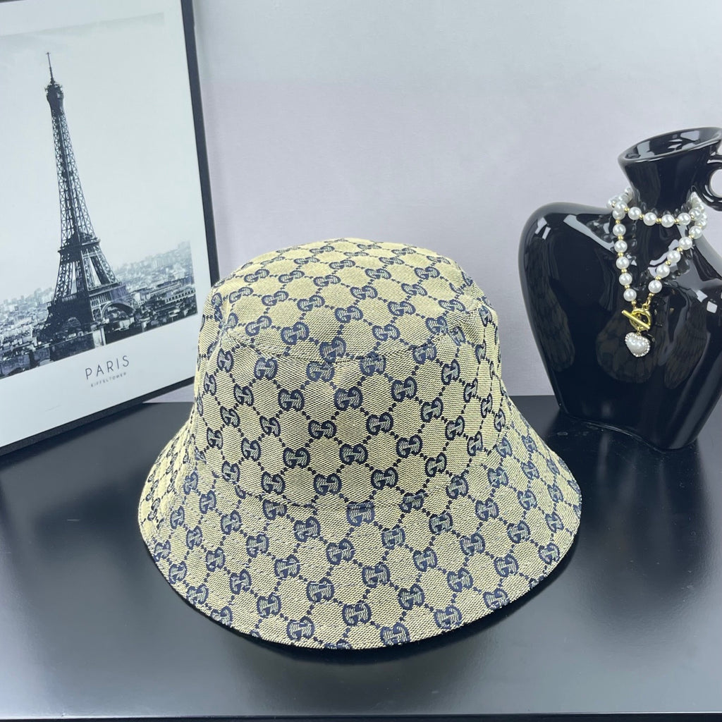 Gucci GG-print bucket cap, light beige with navy allover print