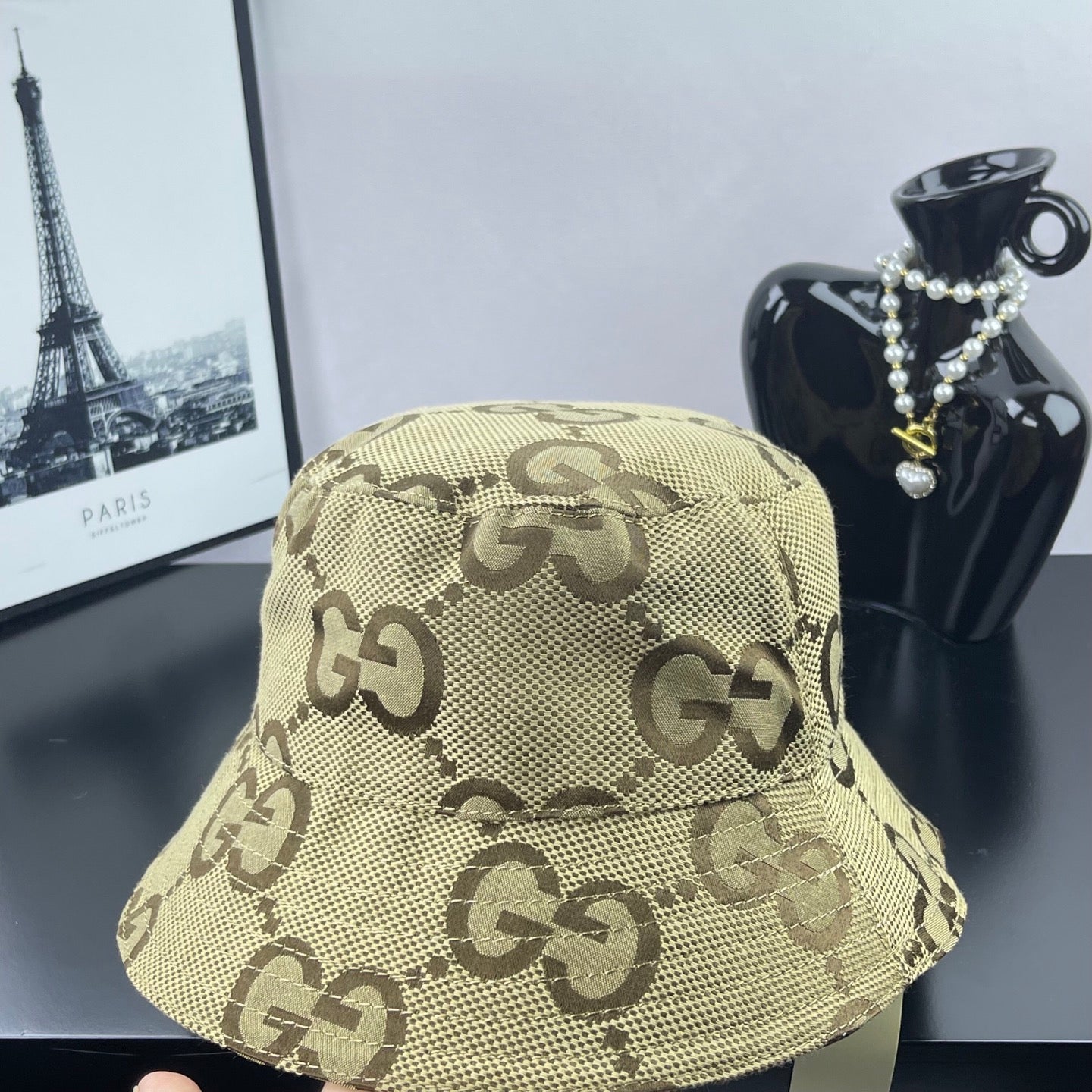 Gucci GG monogram bucket hat in beige canvas with front logo pattern and wide brim