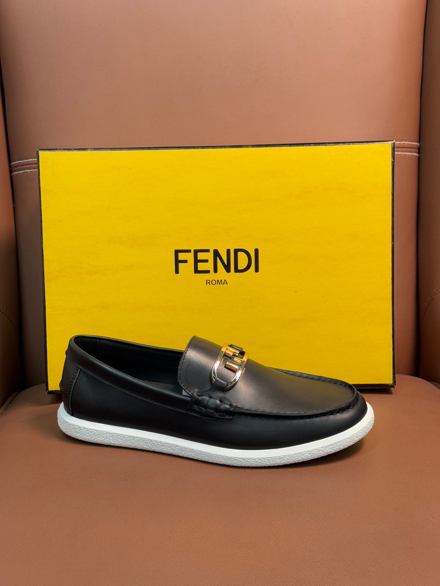 Luxury Shoes Fendi Unisex