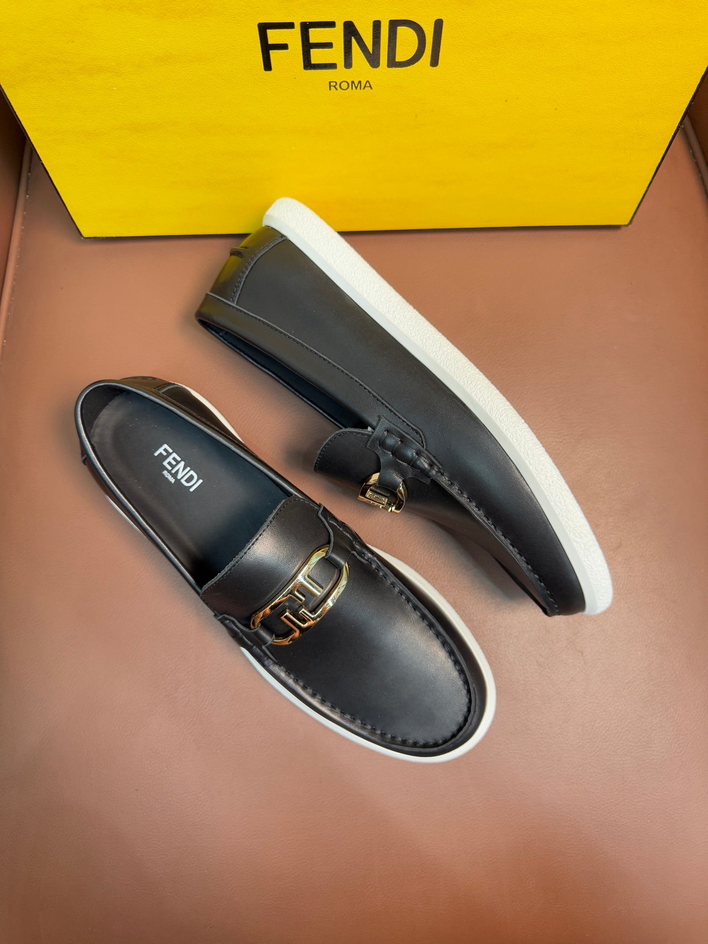 Luxury Shoes Fendi Unisex