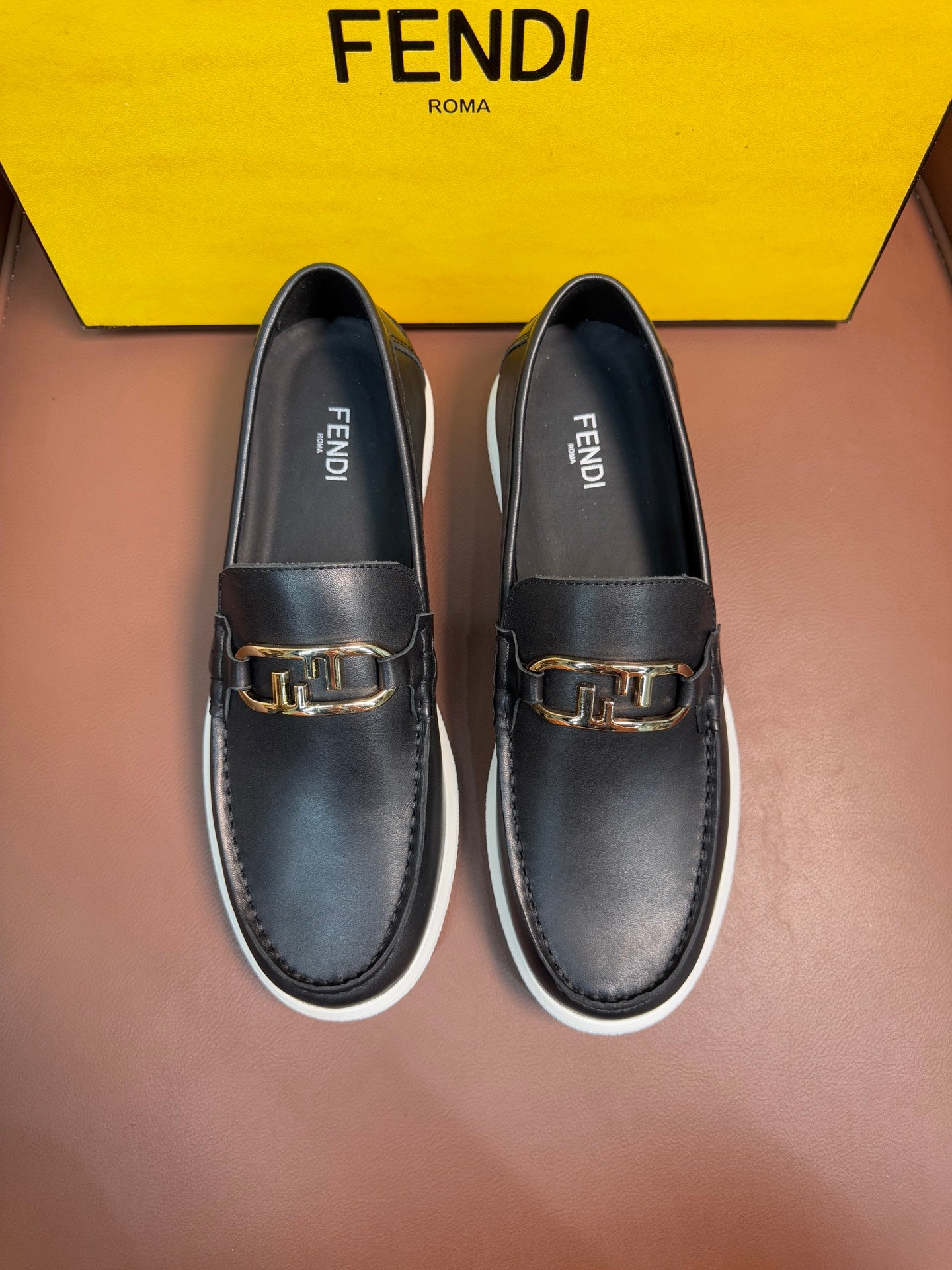 Luxury Shoes Fendi Unisex