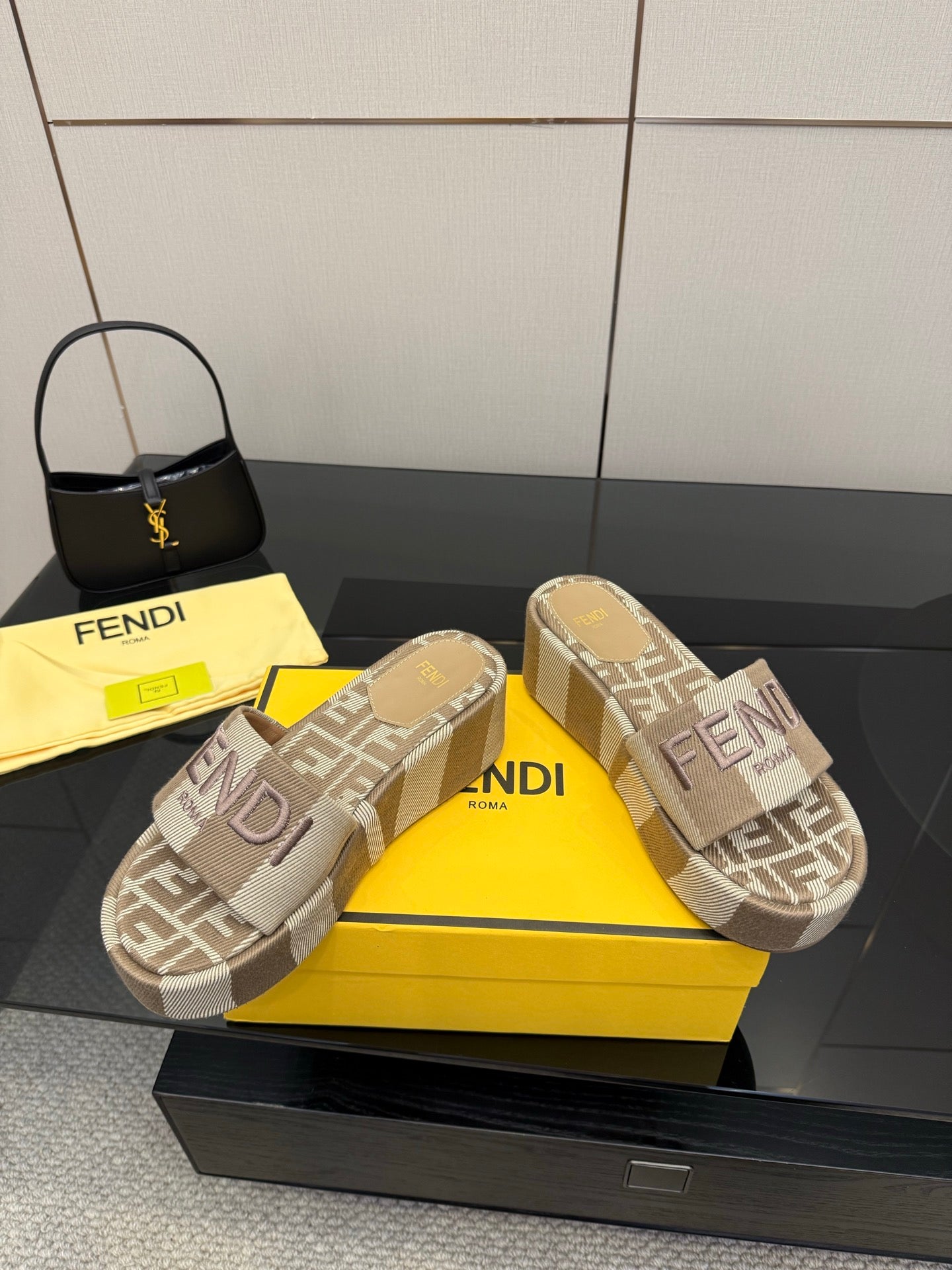 Luxury Shoes Fendi Ladies