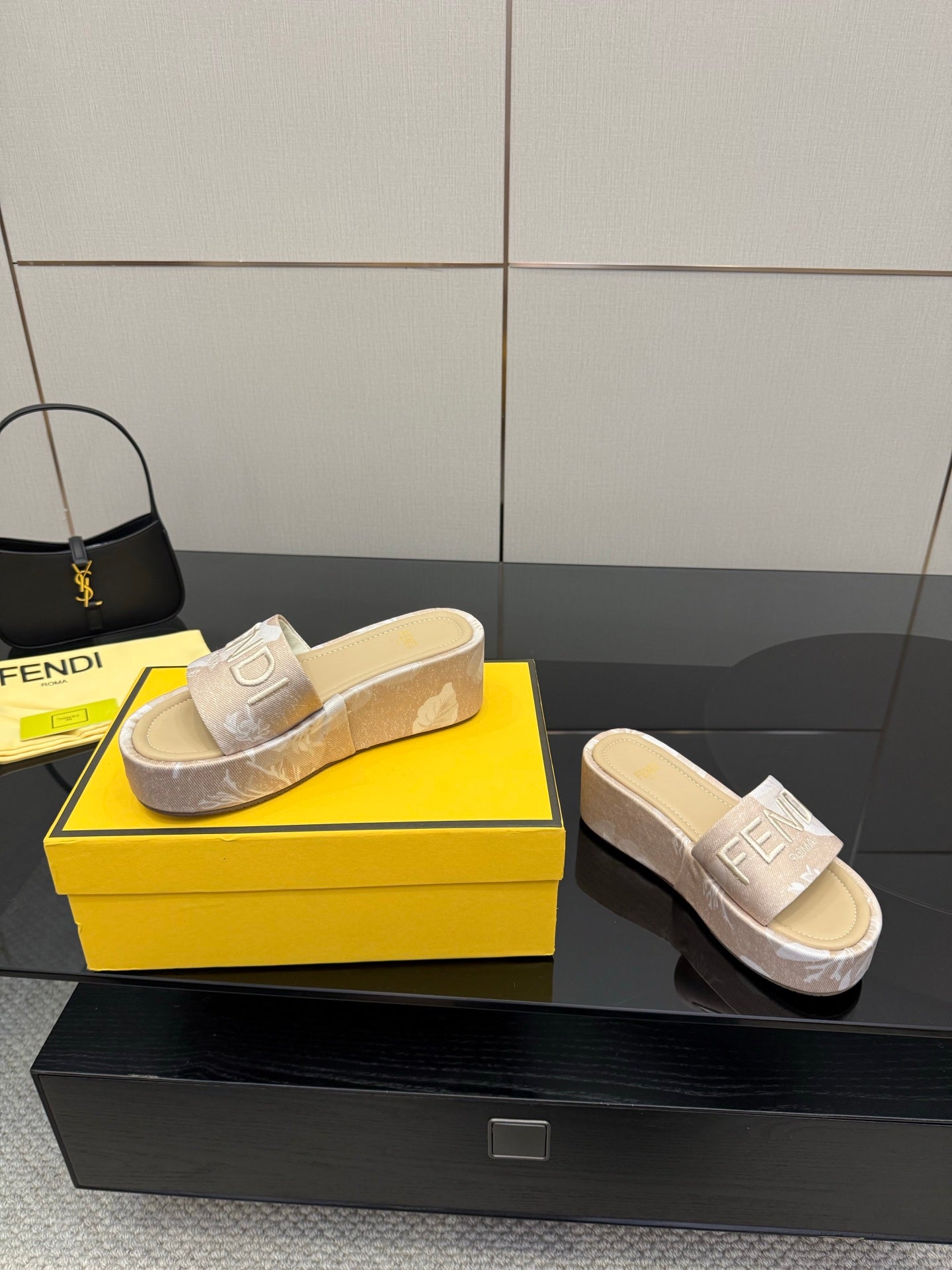 Luxury Shoes Fendi Ladies