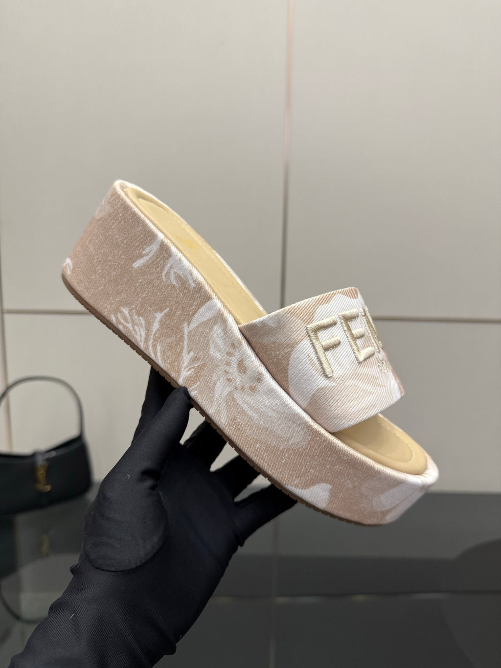 Luxury Shoes Fendi Ladies