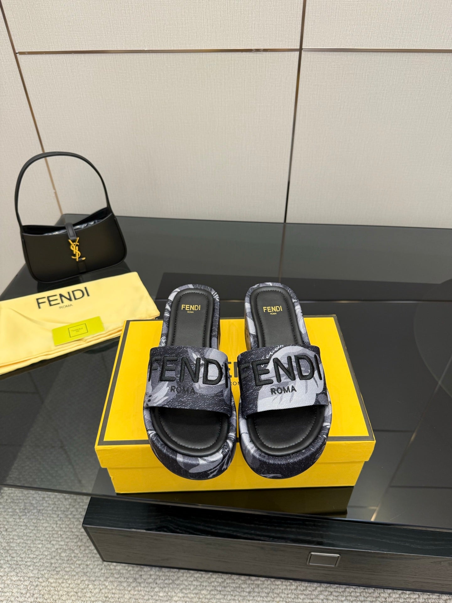 Luxury Shoes Fendi Ladies