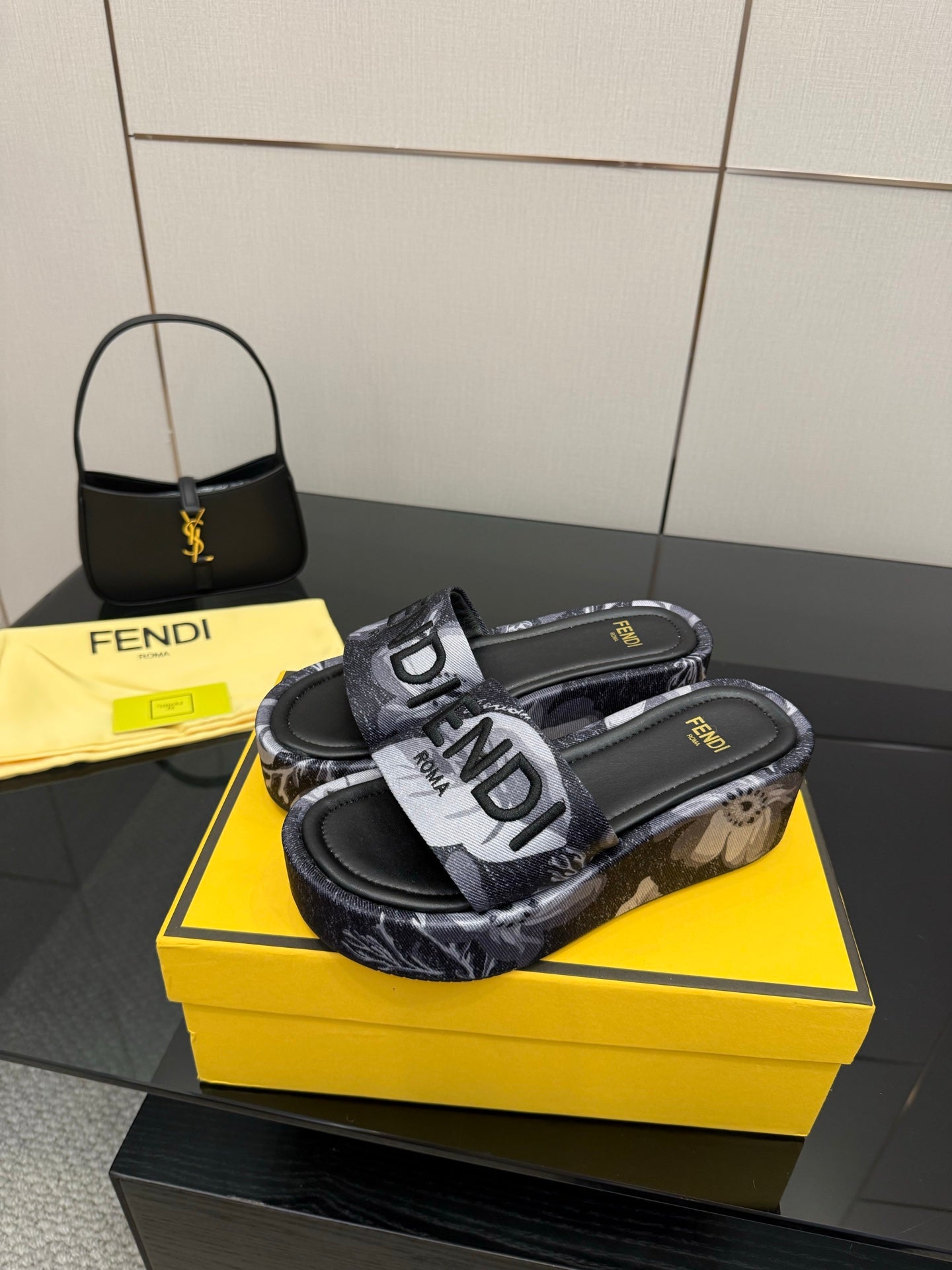 Luxury Shoes Fendi Ladies