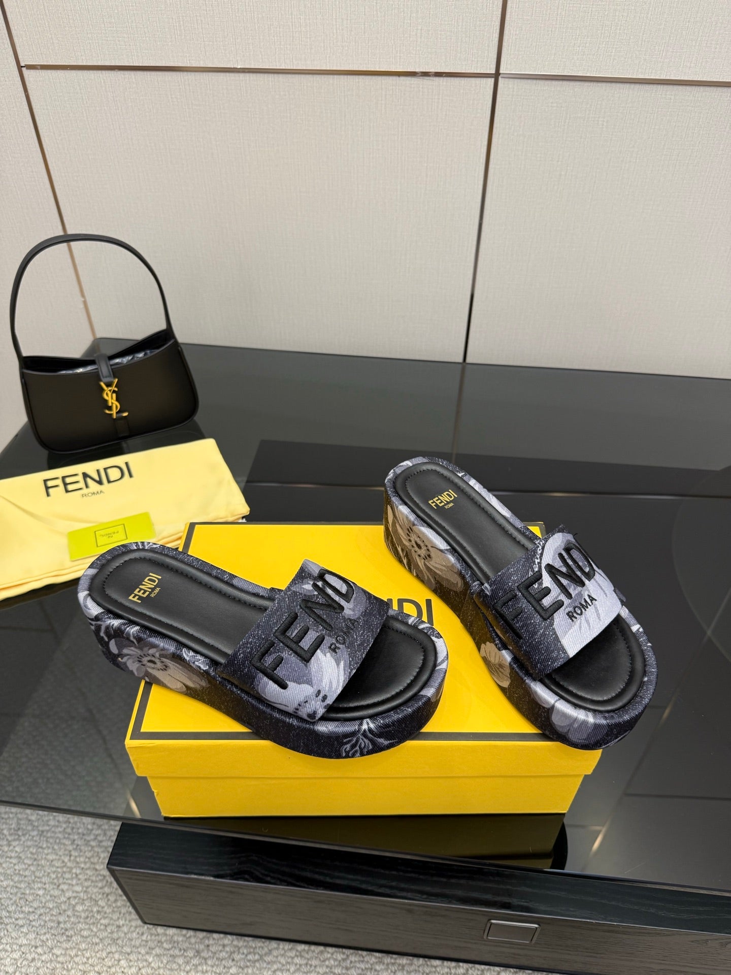 Luxury Shoes Fendi Ladies