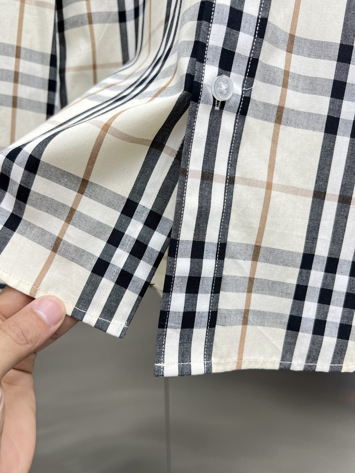 Long-sleeve plaid shirt with button cuff, Burberry