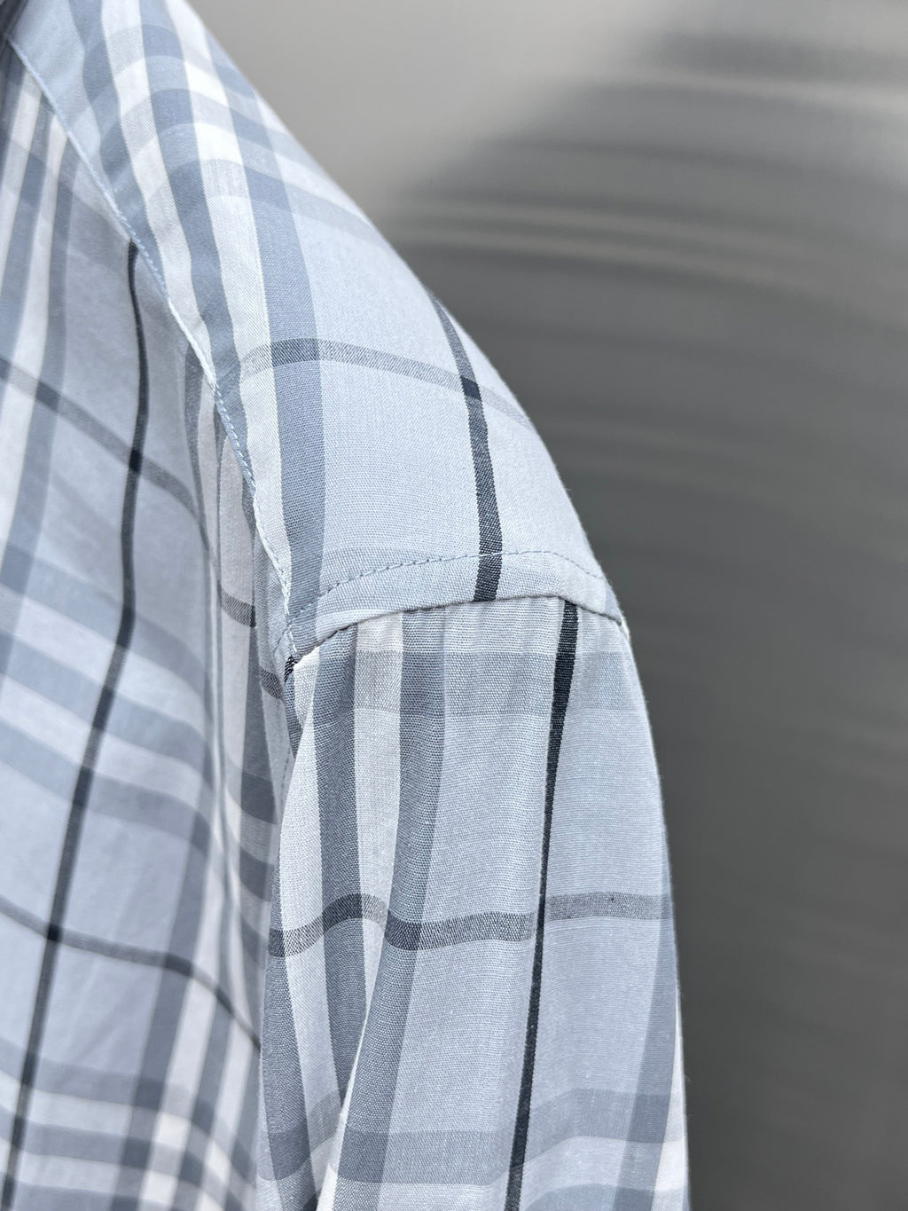 Burberry plaid long-sleeve shirt sleeve with seam detail, light blue and white