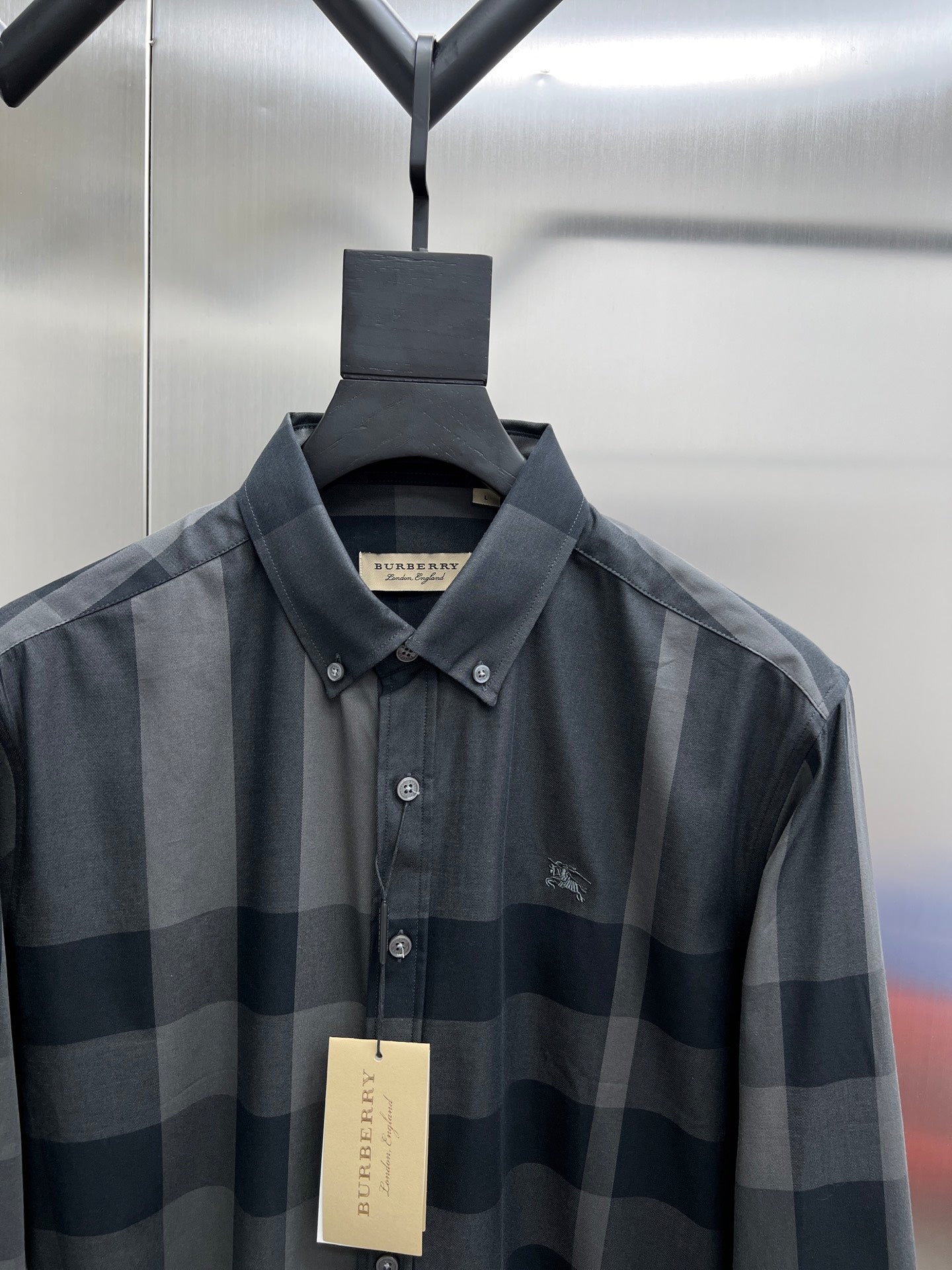 Burberry check long-sleeve shirt with pointed collar and front buttons, dark blue-gray plaid