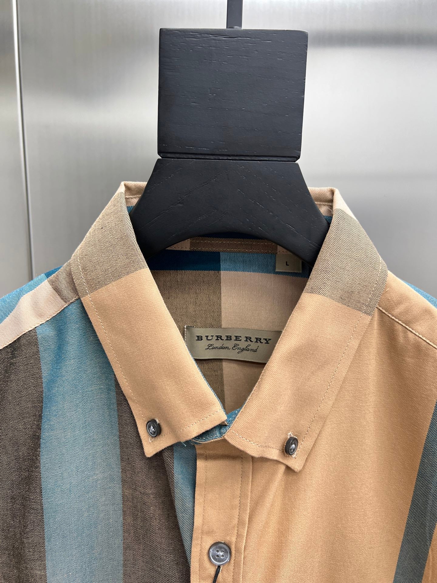 Burberry long-sleeve shirt neckline and chest area in beige with plaid side panels