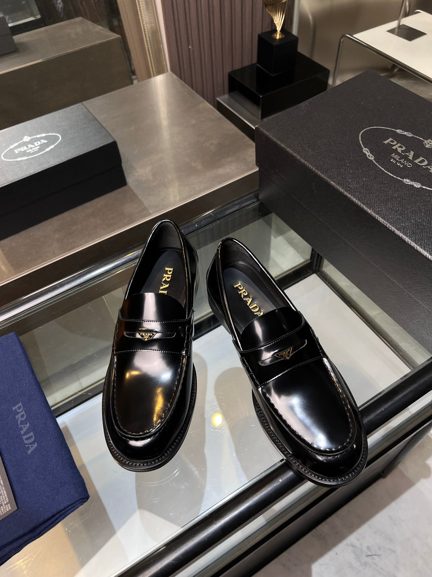 Luxury Shoes Prada Unisex