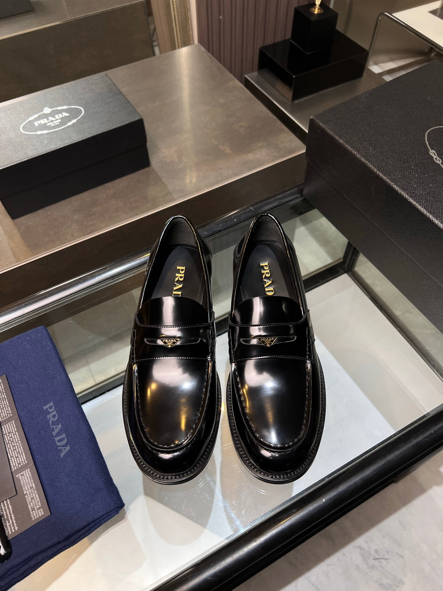 Luxury Shoes Prada Unisex