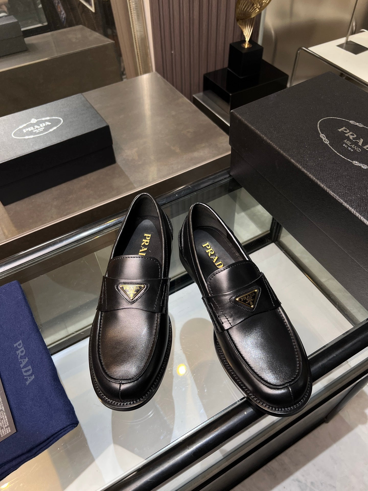 Luxury Shoes Prada Unisex