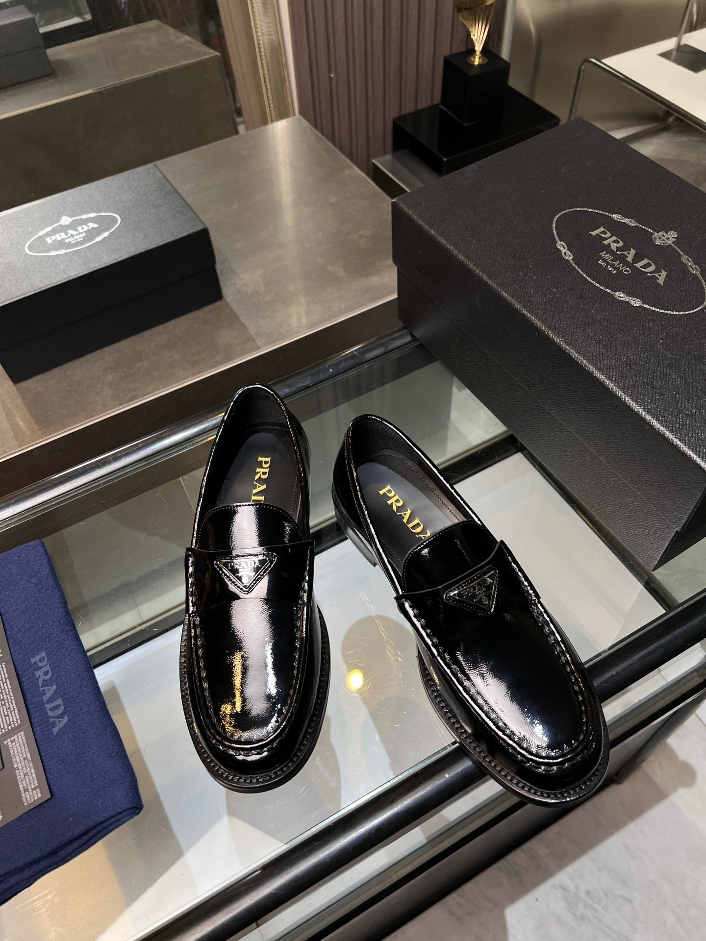 Luxury Shoes Prada Unisex