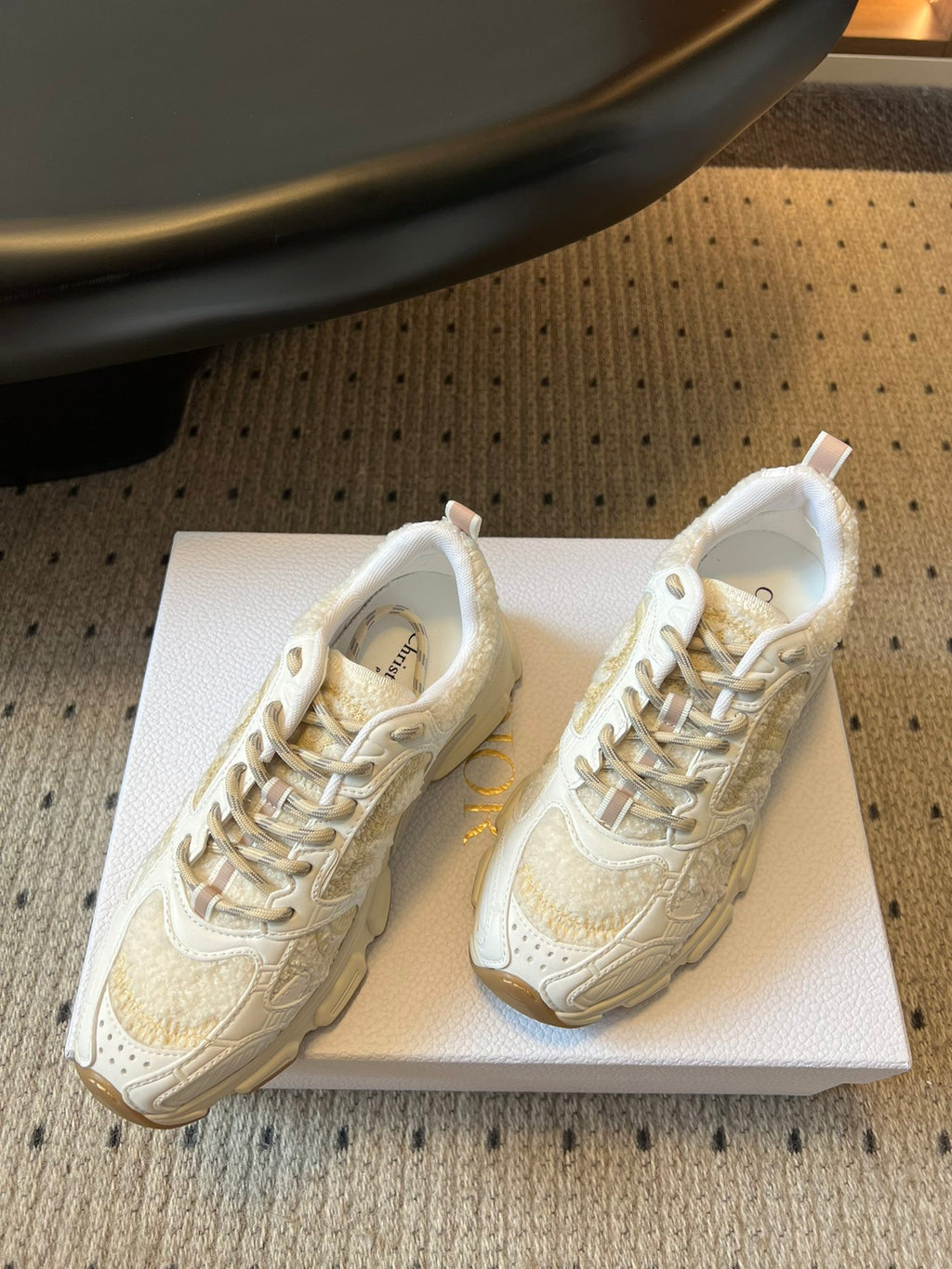 Dior unisex sneakers in white with gold detailing, lace-up with cushioned sole