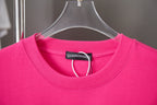 Pink short-sleeve T-shirt neckline with inner tag label