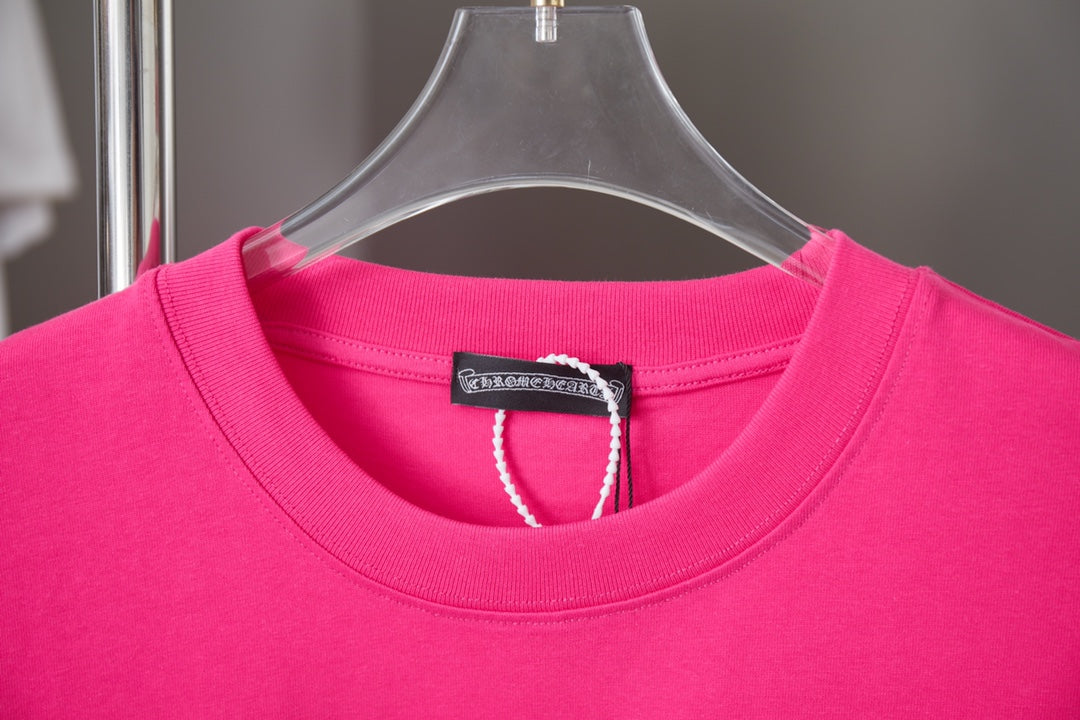 Pink short-sleeve T-shirt neckline with inner tag label