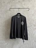 Long-sleeve T-shirt in dark heather gray with chest crest logo print