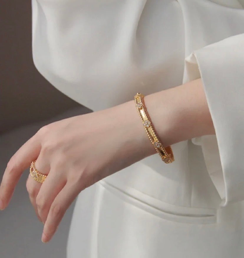 Van Cleef & Arpels Accessories