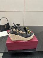 Gucci ladies black platform espadrille wedge sandals with gold horsebit detail