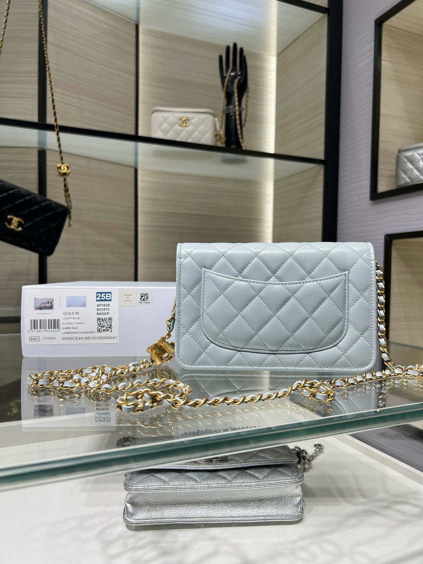 Chanel white quilted flap shoulder bag with gold CC turn-lock and chain strap