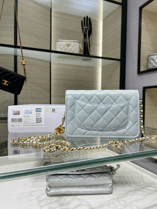 Chanel white quilted flap shoulder bag with gold CC turn-lock and chain strap