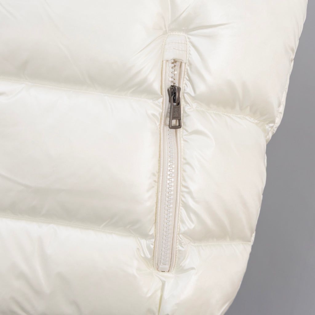 Long padded jacket, off-white quilted with front zip