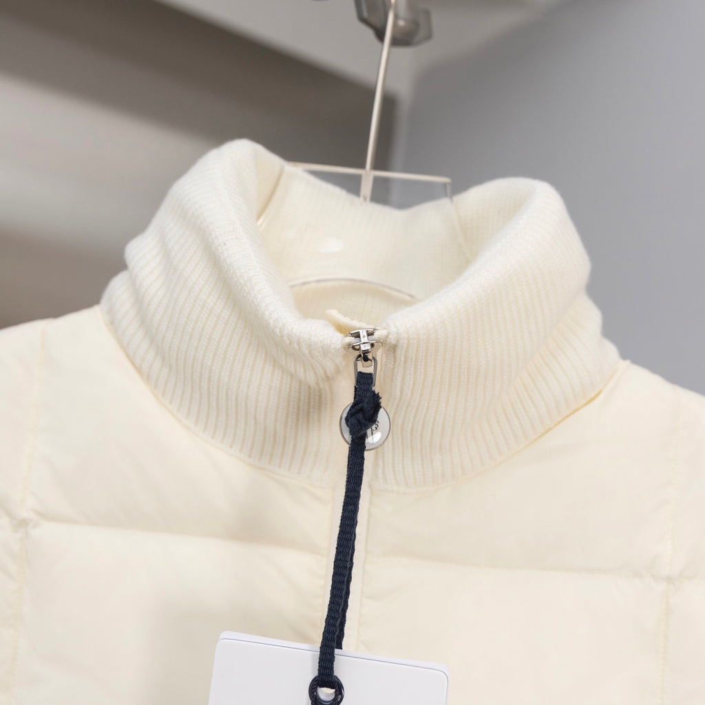 Moncler puffer jacket zipper and stand collar, cream quilted fabric