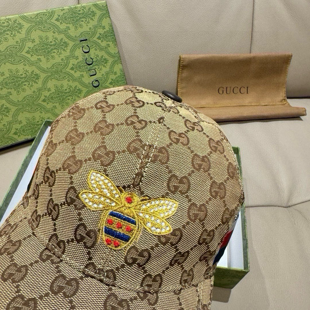 Tan GG monogram baseball cap with large embroidered bee and crest