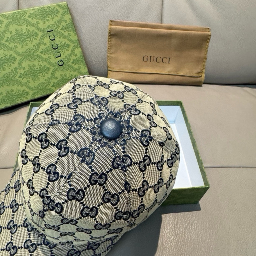 GG monogram baseball cap with round back button