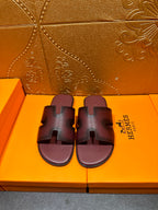 Slide sandals with textured leather straps, dark purple, buckle-style H strap