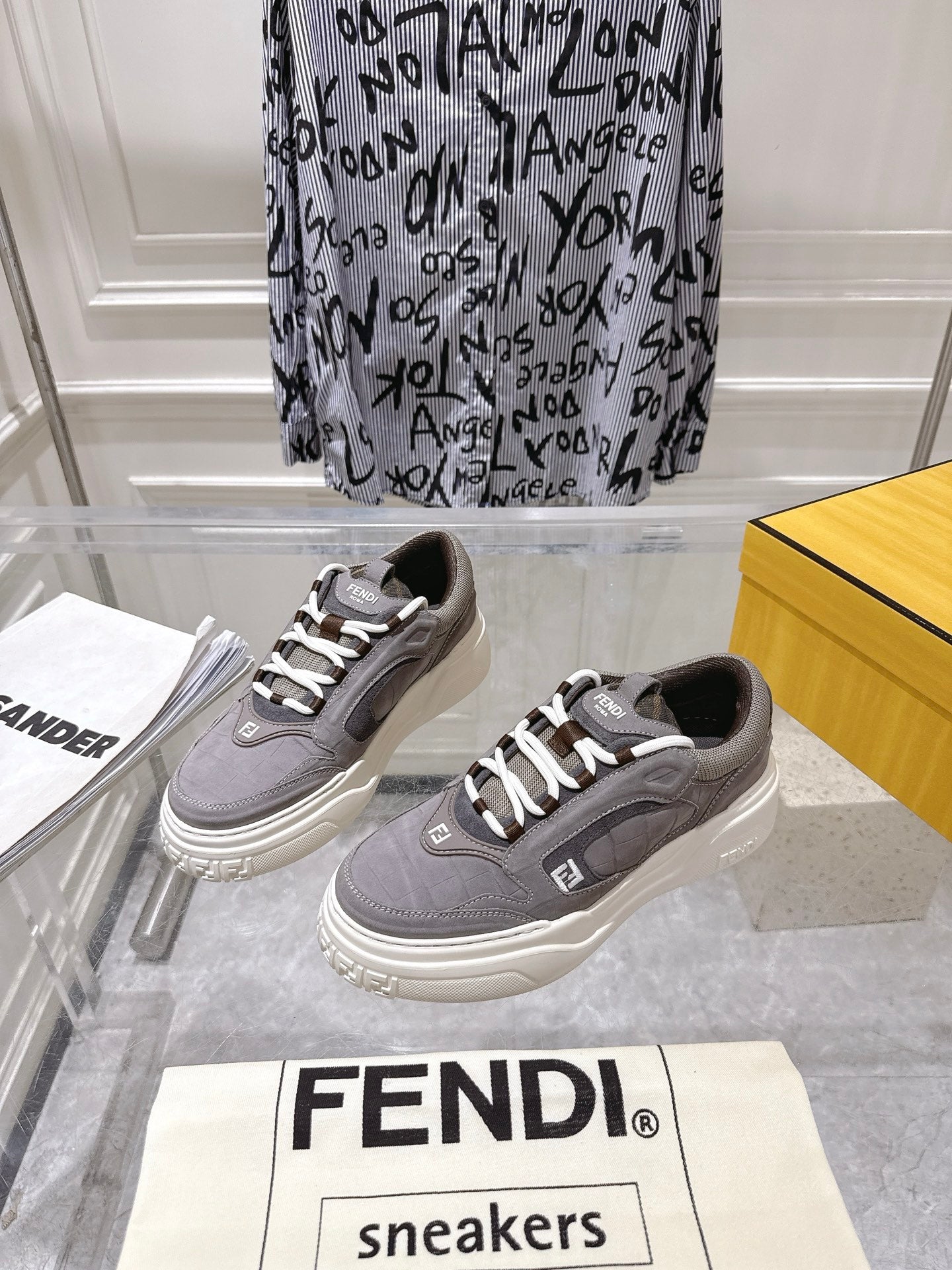 Luxury Shoes Fendi Unisex