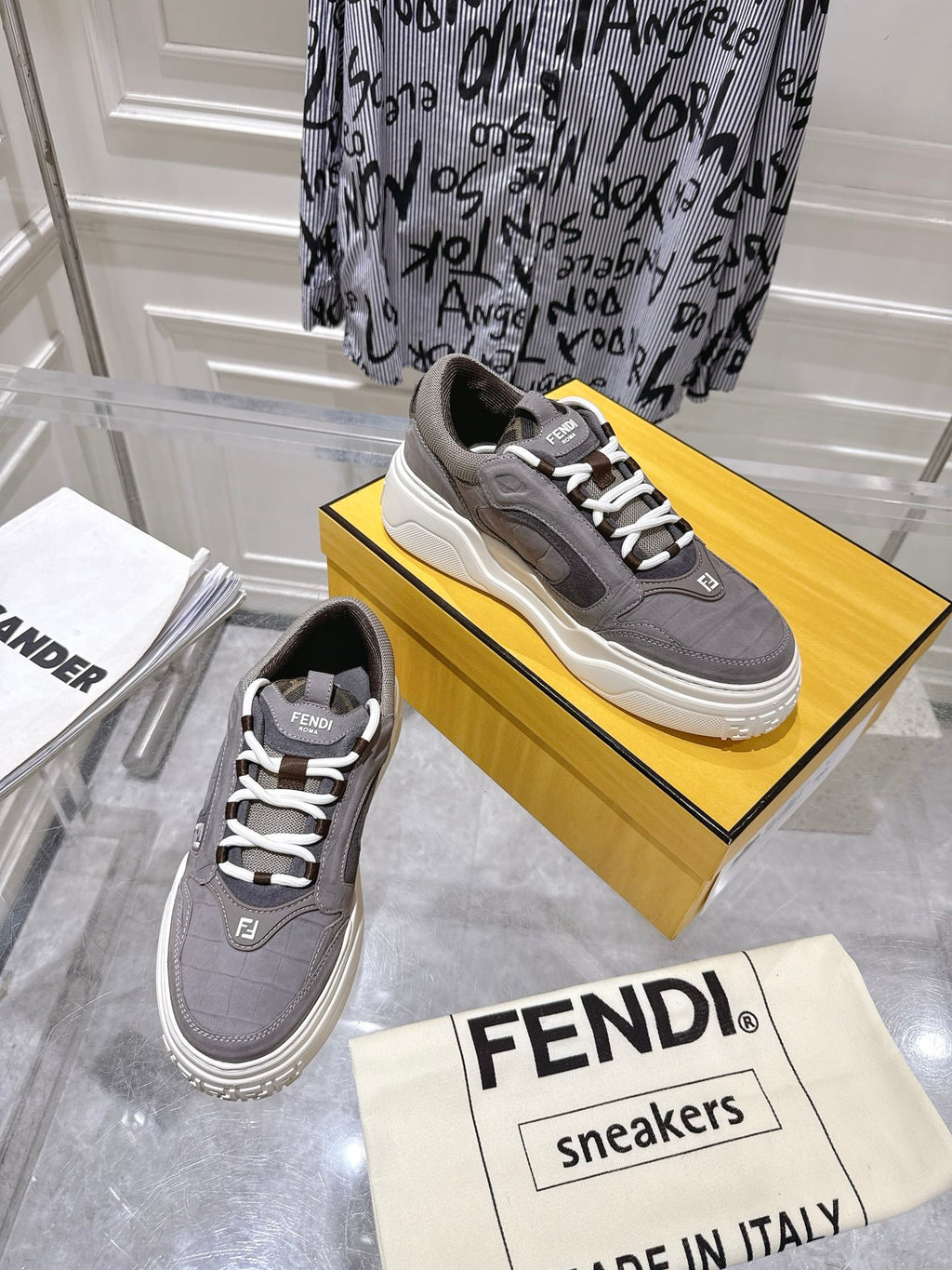 Luxury Shoes Fendi Unisex