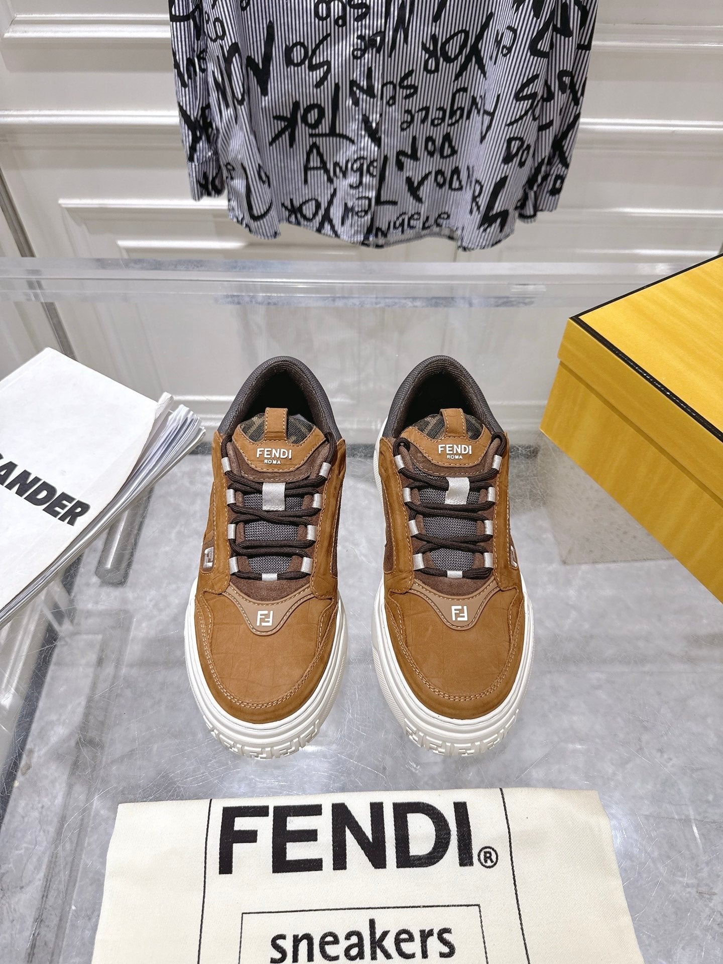 Luxury Shoes Fendi Unisex