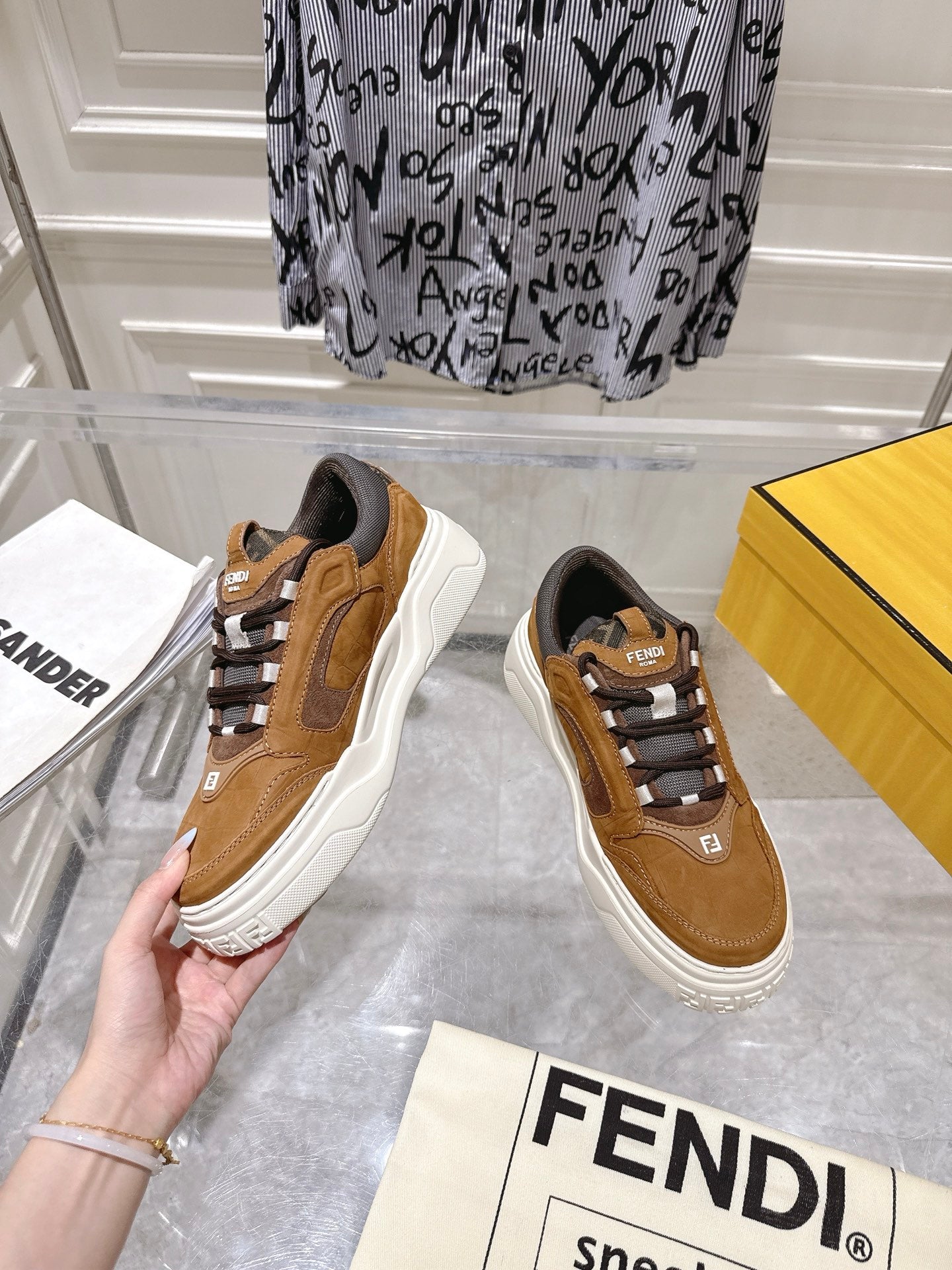 Luxury Shoes Fendi Unisex