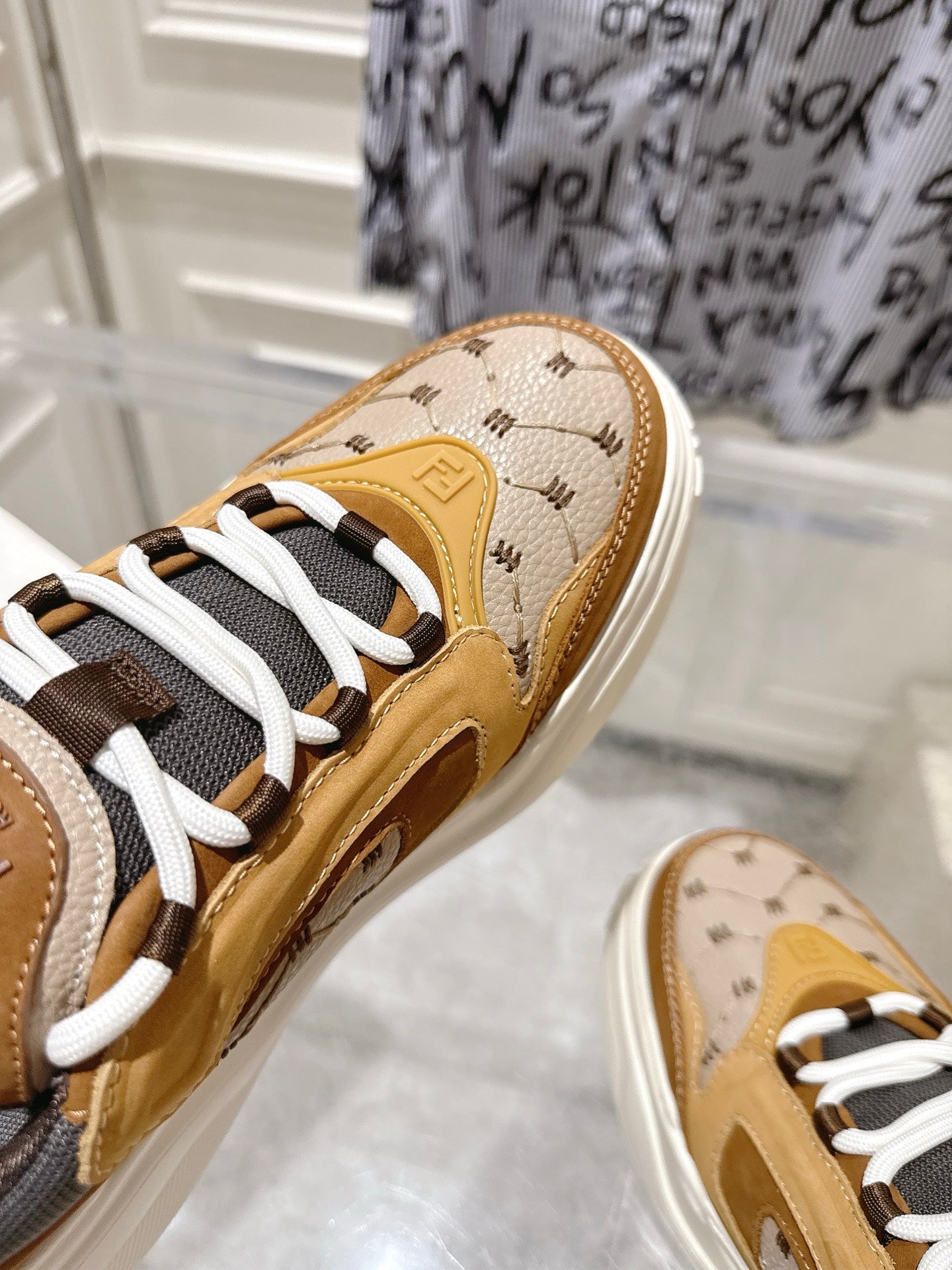 Luxury Shoes Fendi Unisex