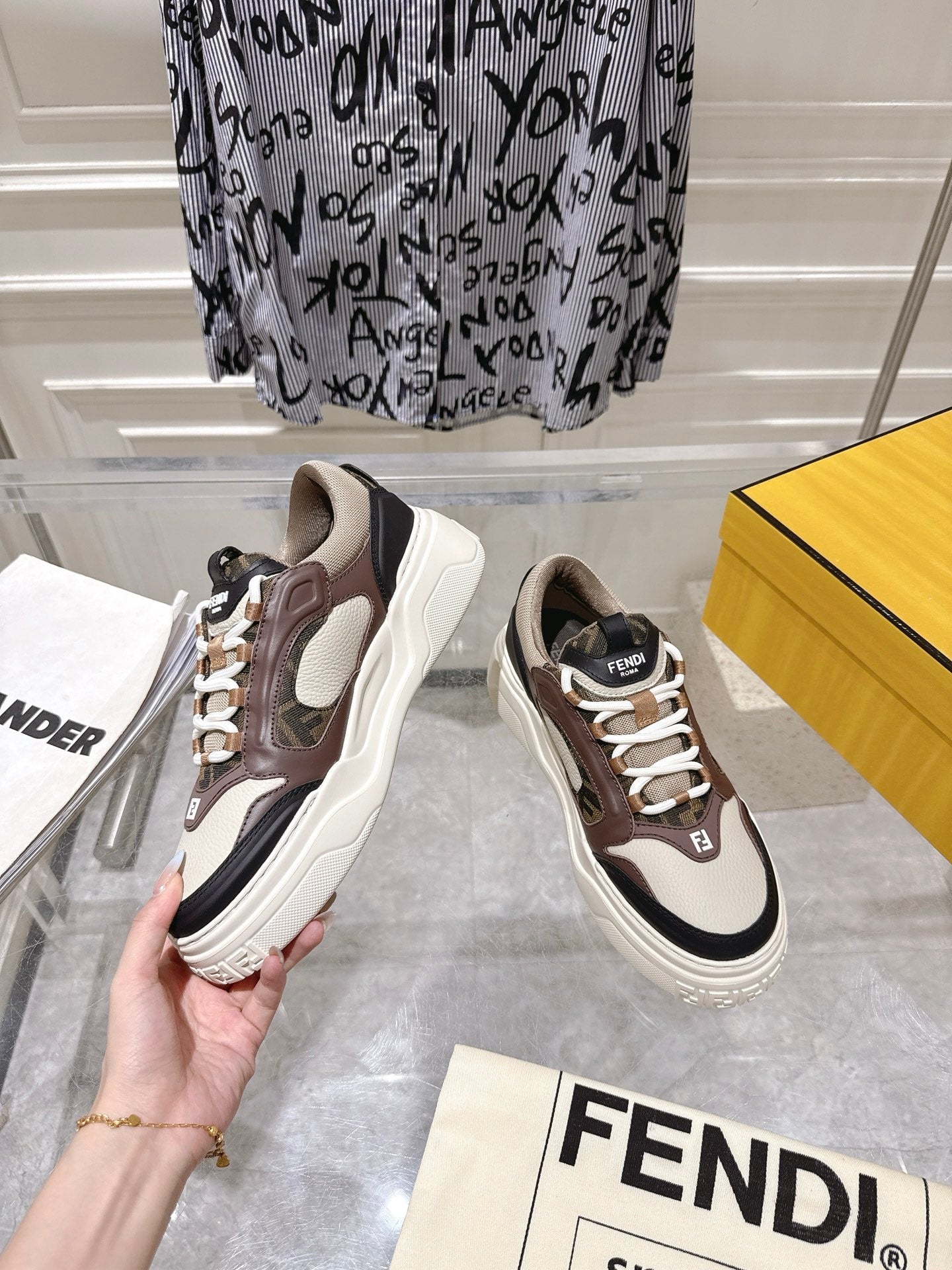Luxury Shoes Fendi Unisex
