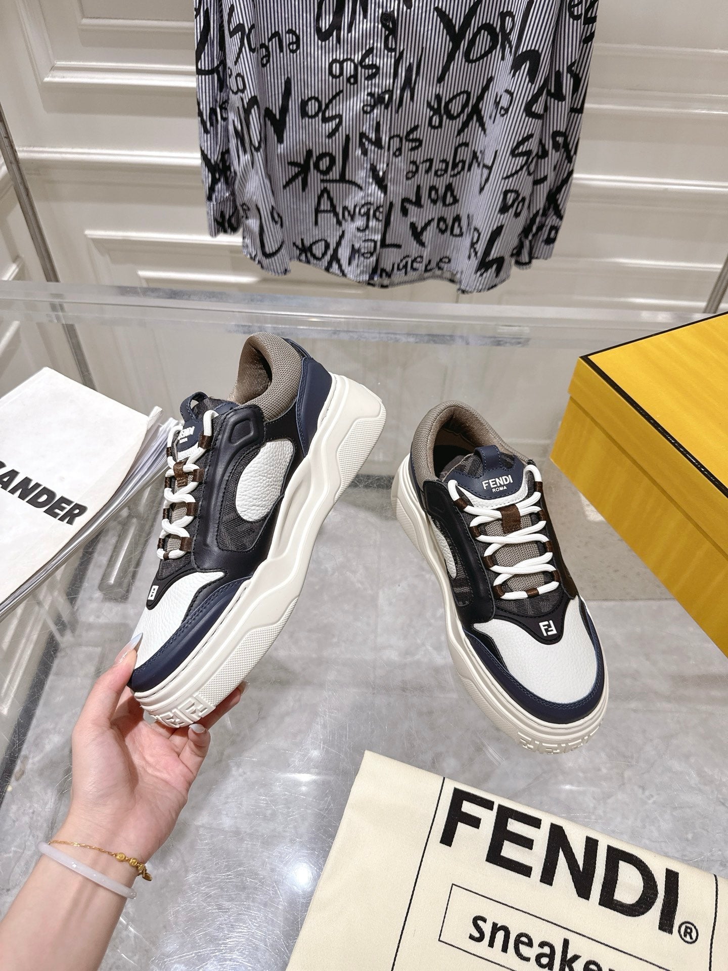 Luxury Shoes Fendi Unisex