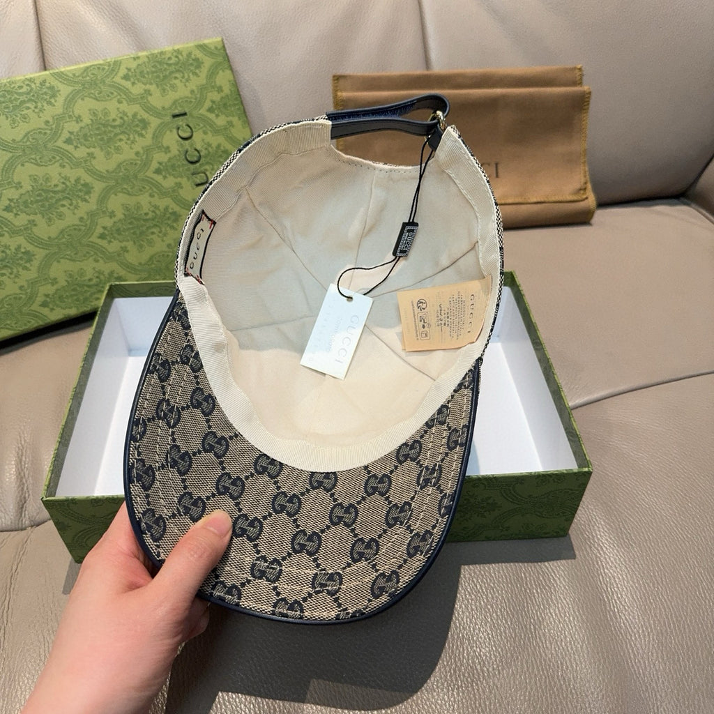 Gucci blue and beige GG cap with interior lining and snap tag