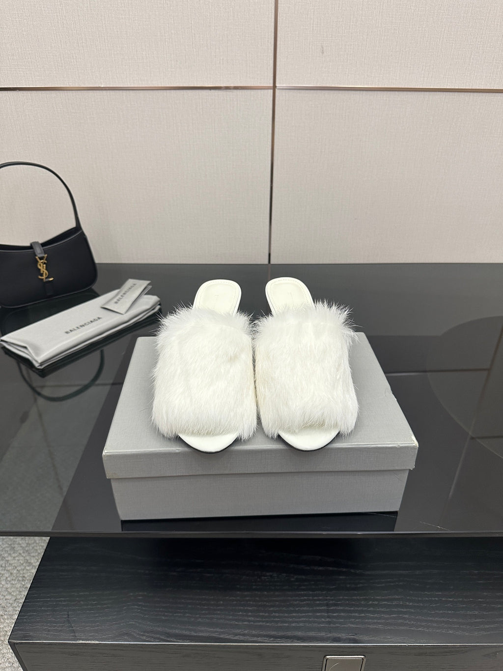 White faux-fur slide sandals with low heel, open toe