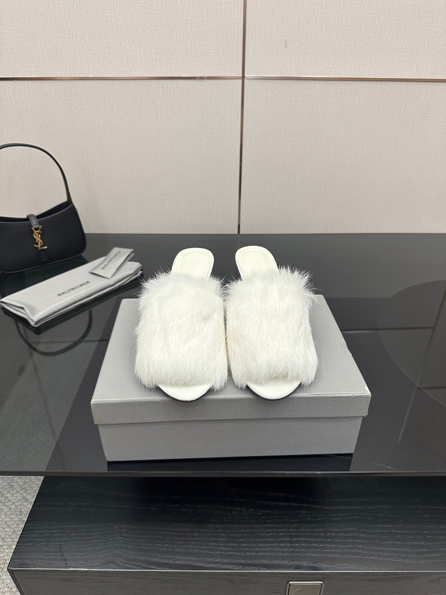 White faux-fur slide sandals with low heel, open toe