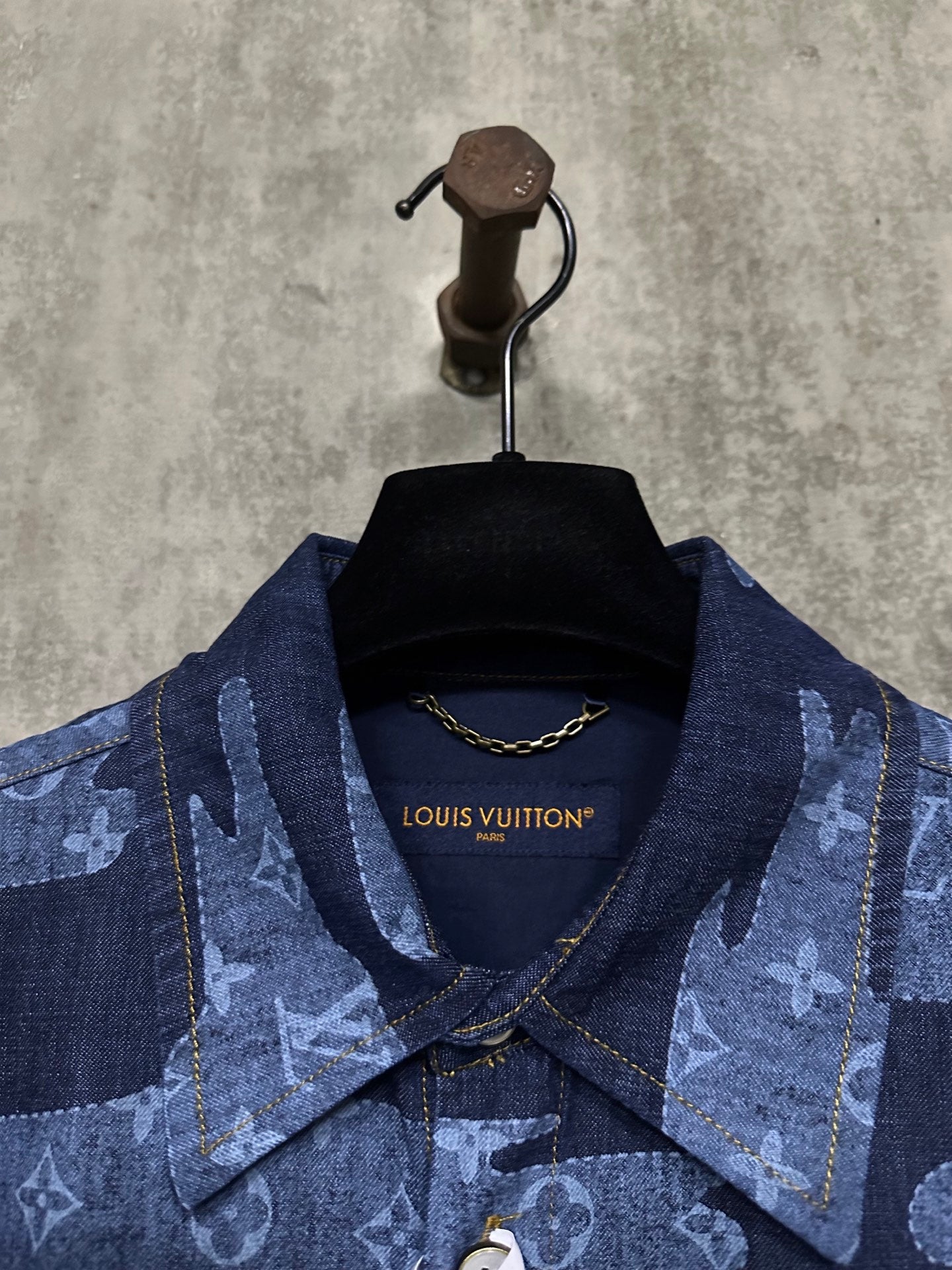 Louis Vuitton short-sleeve denim shirt front neckline, dark blue with light-blue pattern