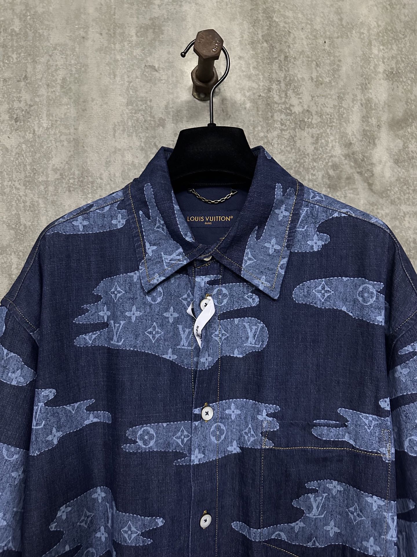 Louis Vuitton short-sleeve denim shirt with collar and front button placket, dark blue print