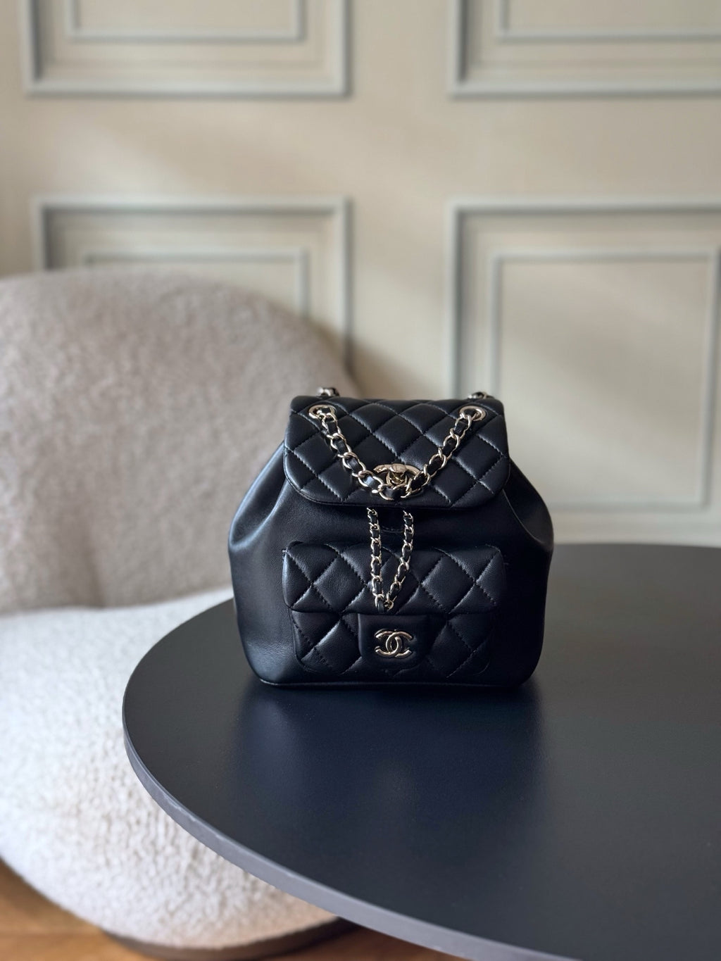 Chanel quilted leather mini shoulder bag with chain strap and logo front clasp