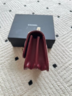 Chanel quilted shoulder bag with pleated back, burgundy leather