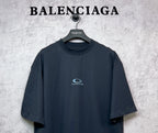 Short-sleeve T-shirt in dark navy with crew neck and small chest logo