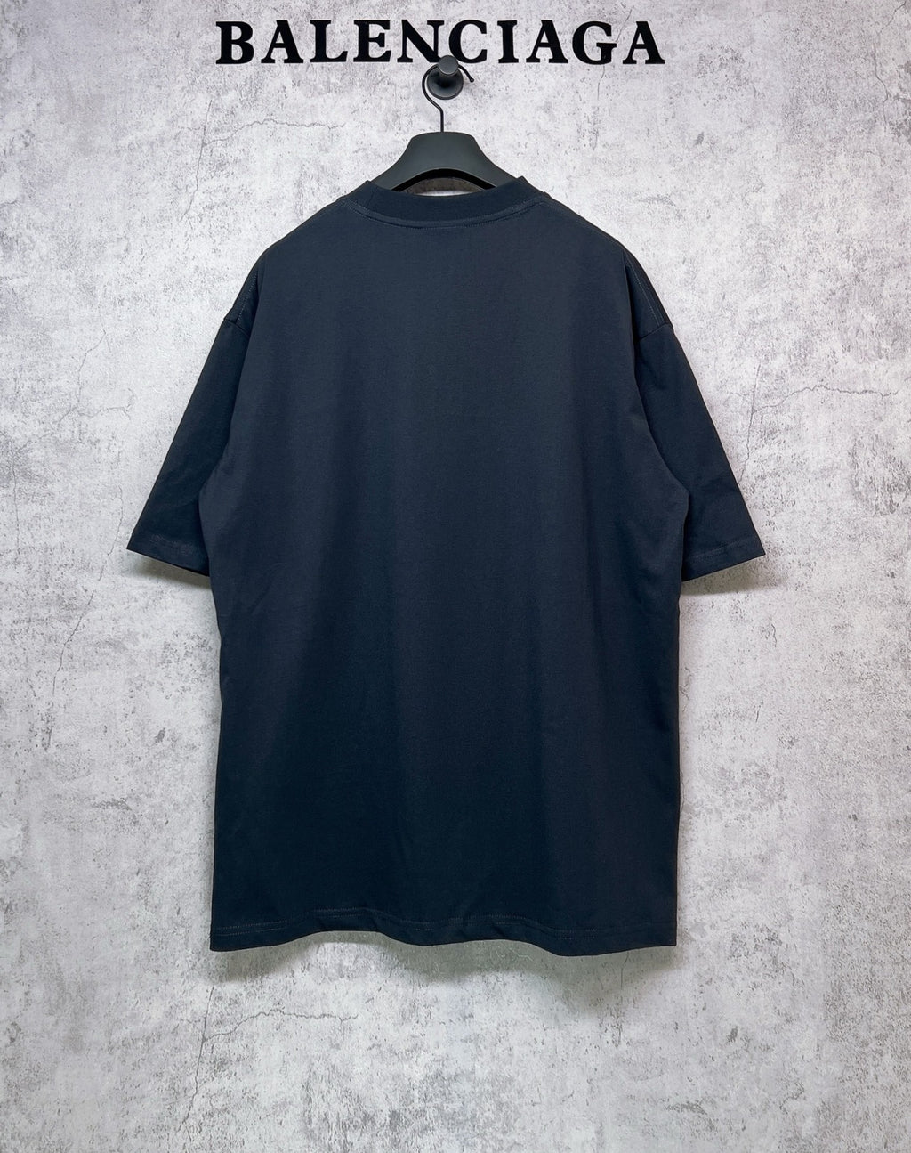 Dark navy short-sleeve T-shirt, crew neck, clean back with logo detail