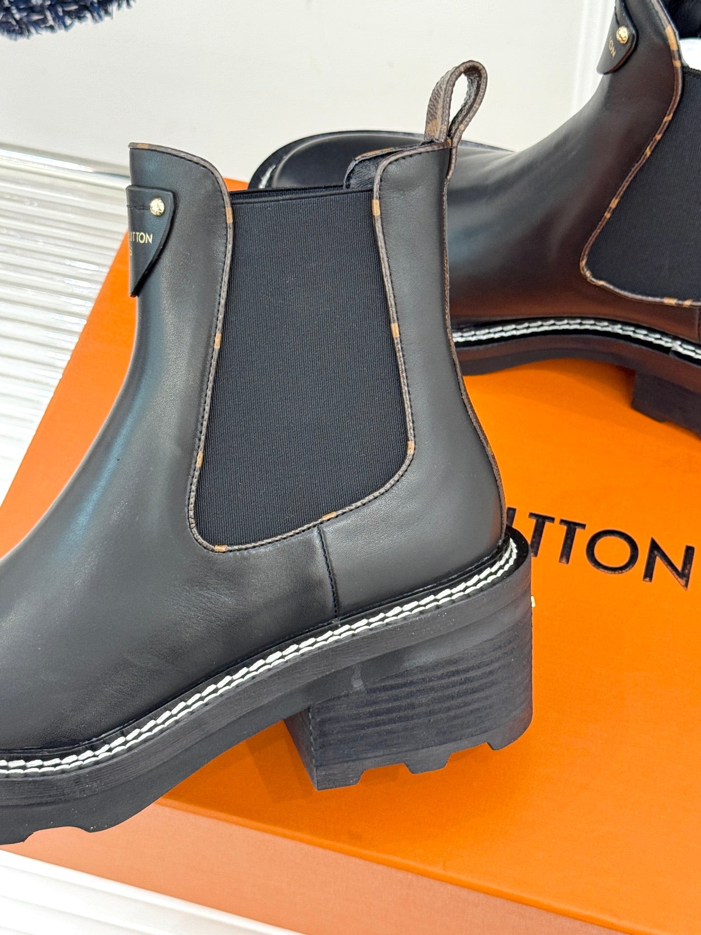 Louis Vuitton black leather chelsea boot, elastic gore, contrast stitch trim
