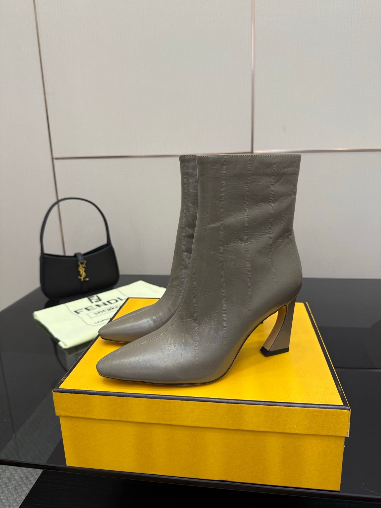 Luxury Shoes Fendi Ladies